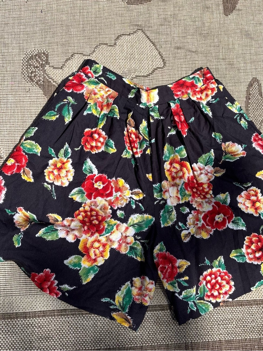 Women’s Black Floral Summer Shorts - Vintage Size M